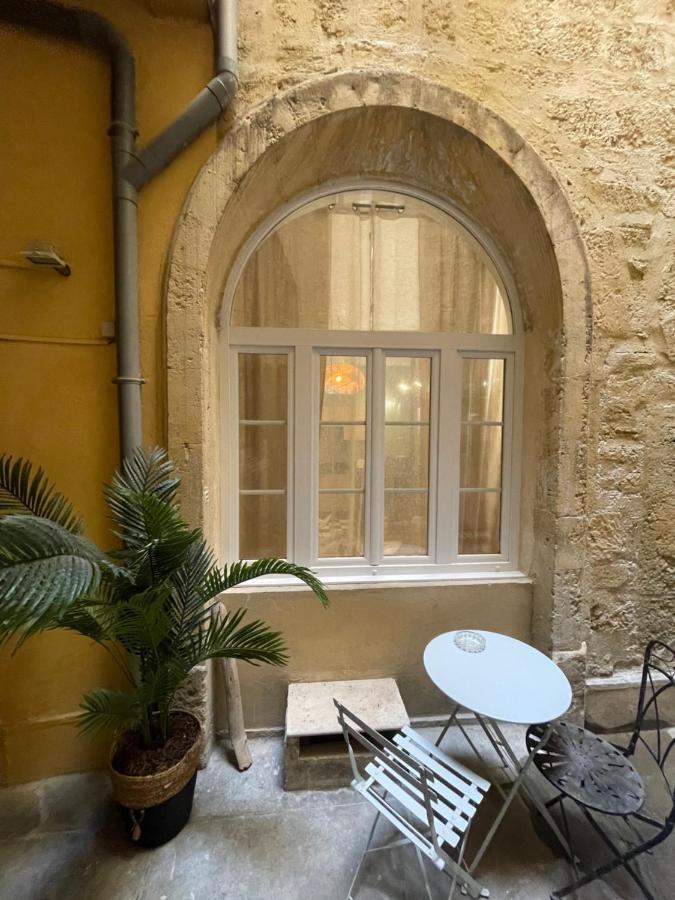 Appartement Au Coeur Du Centre Historique Montpellier Exterior foto